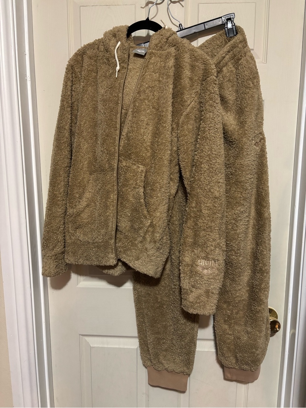 Arena Plush Sherpa Hoodie & Jogger Set - Brown fits a S/M